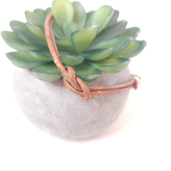 Handcrafted Jaspurite Stone and Leather Bracelet - Picture 4 of 5